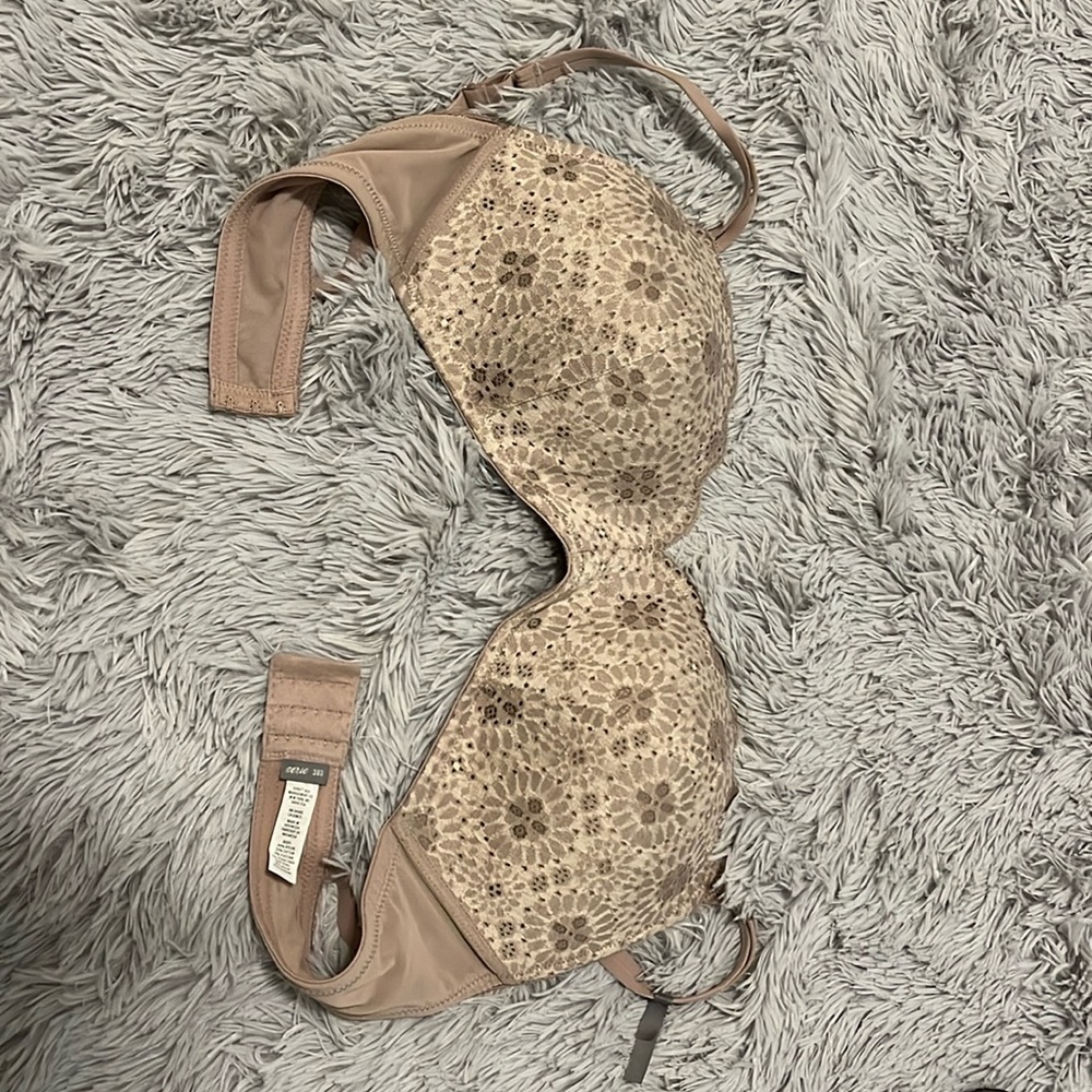 I am selling a luxurious soft bra